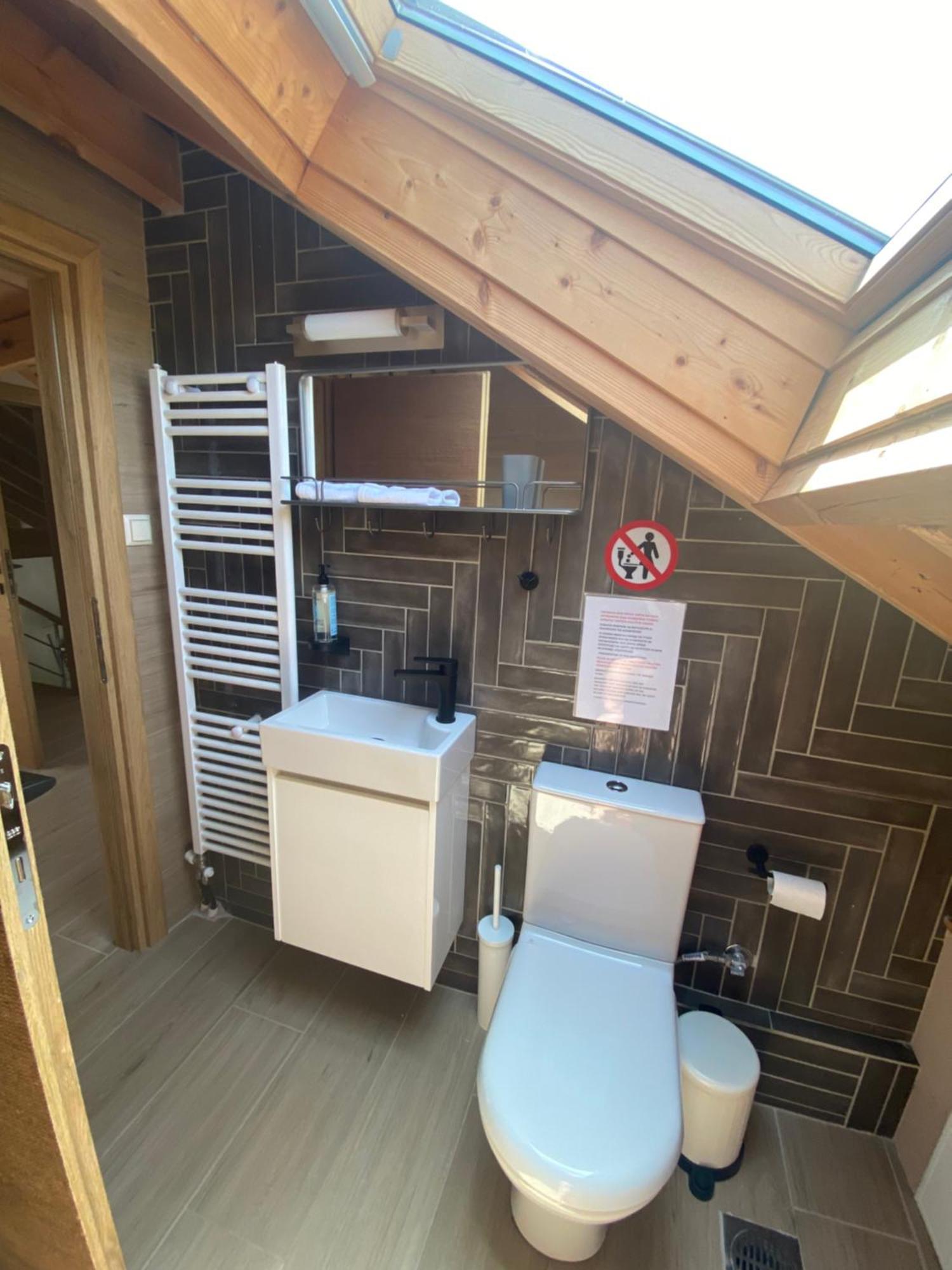 Aristi Boutique Stonehouse With Attic Exterior foto