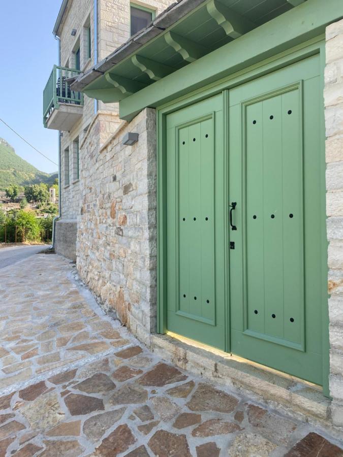 Aristi Boutique Stonehouse With Attic Exterior foto
