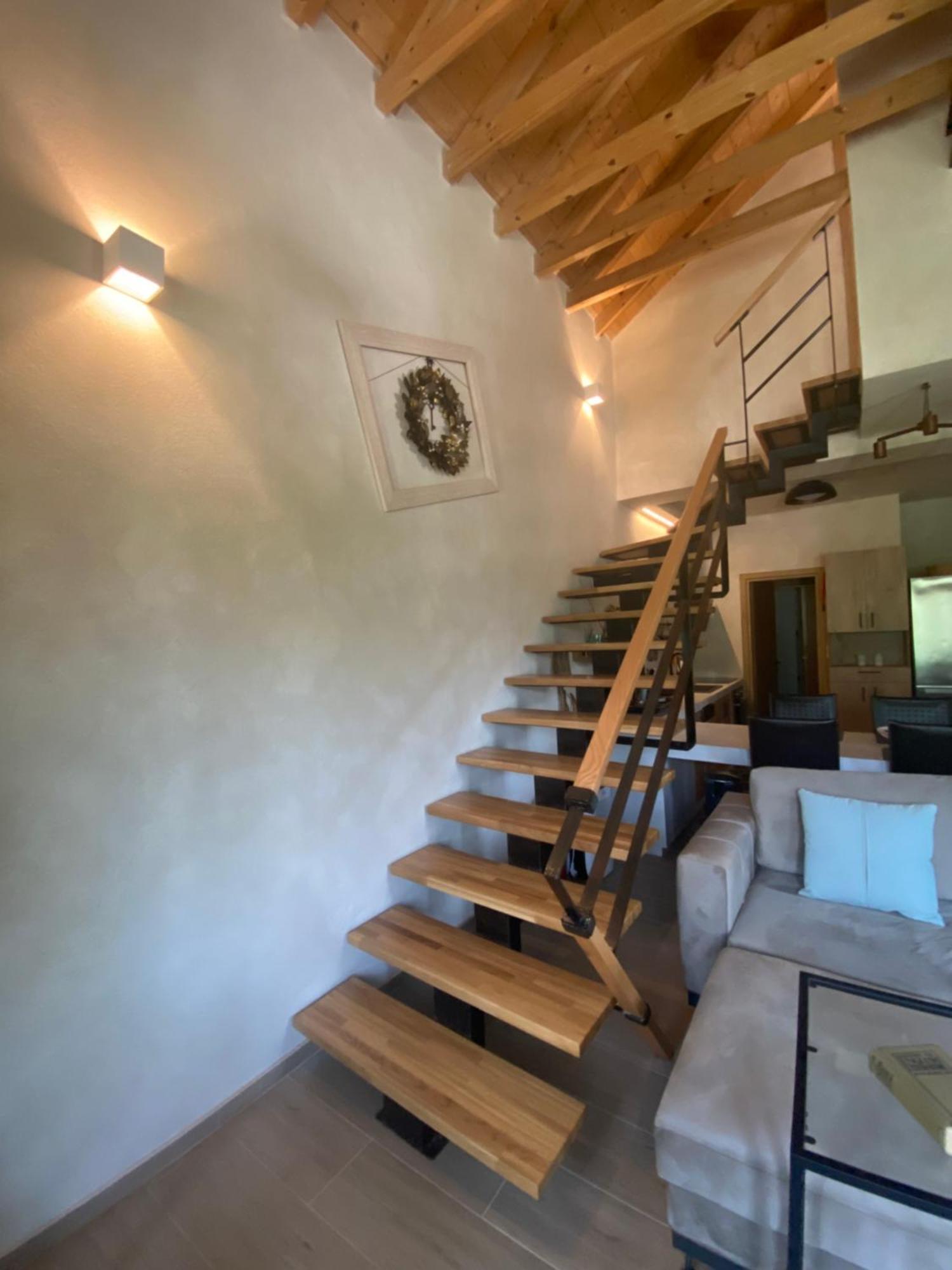 Aristi Boutique Stonehouse With Attic Exterior foto