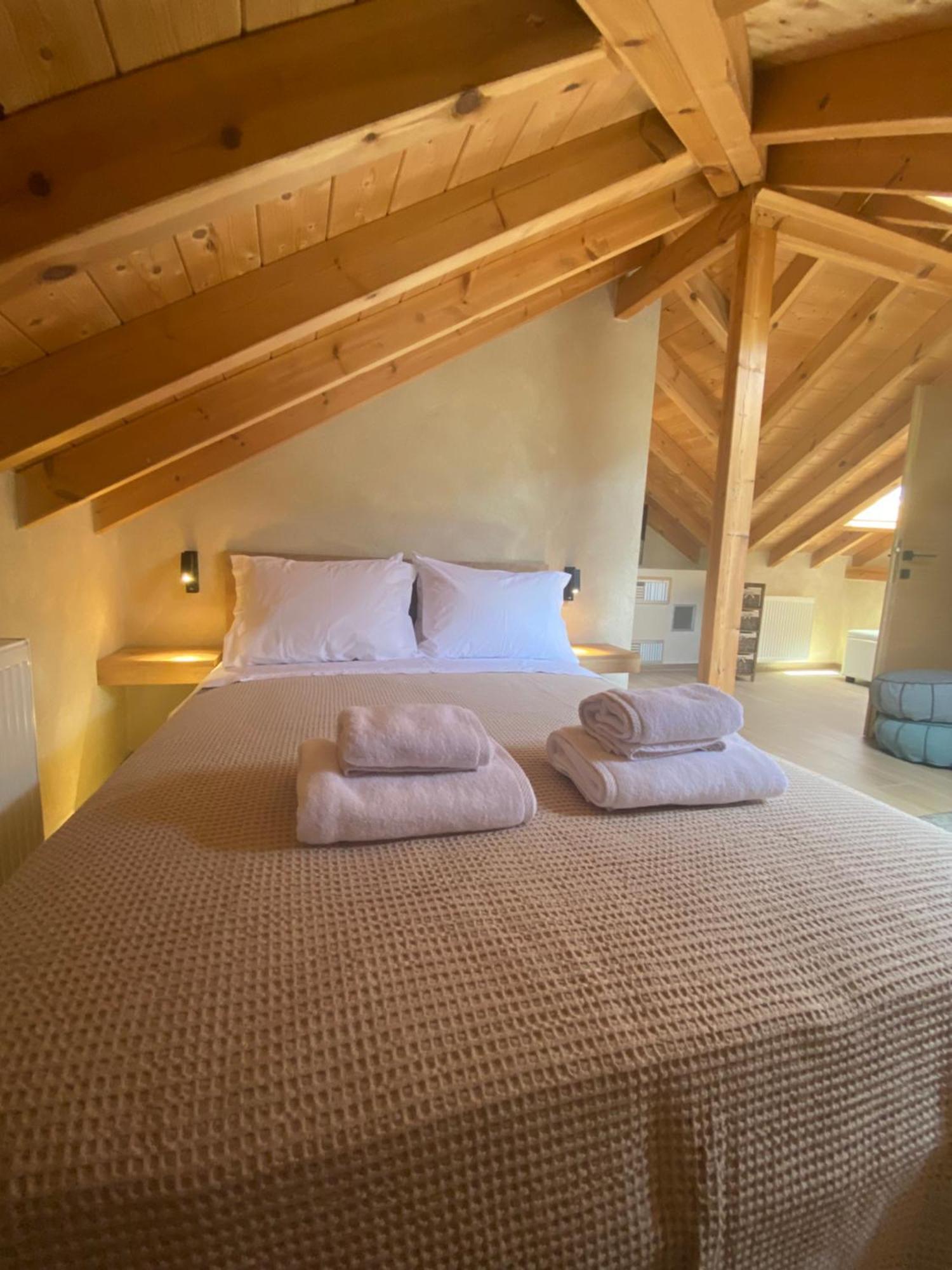 Aristi Boutique Stonehouse With Attic Exterior foto