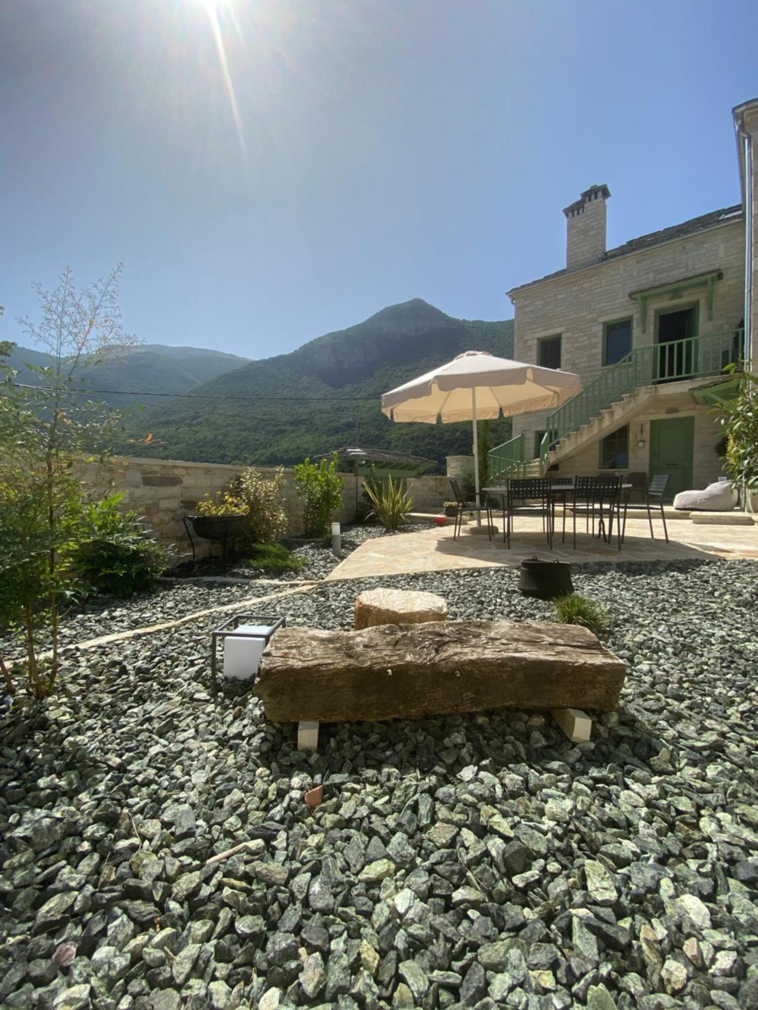 Aristi Boutique Stonehouse With Attic Exterior foto