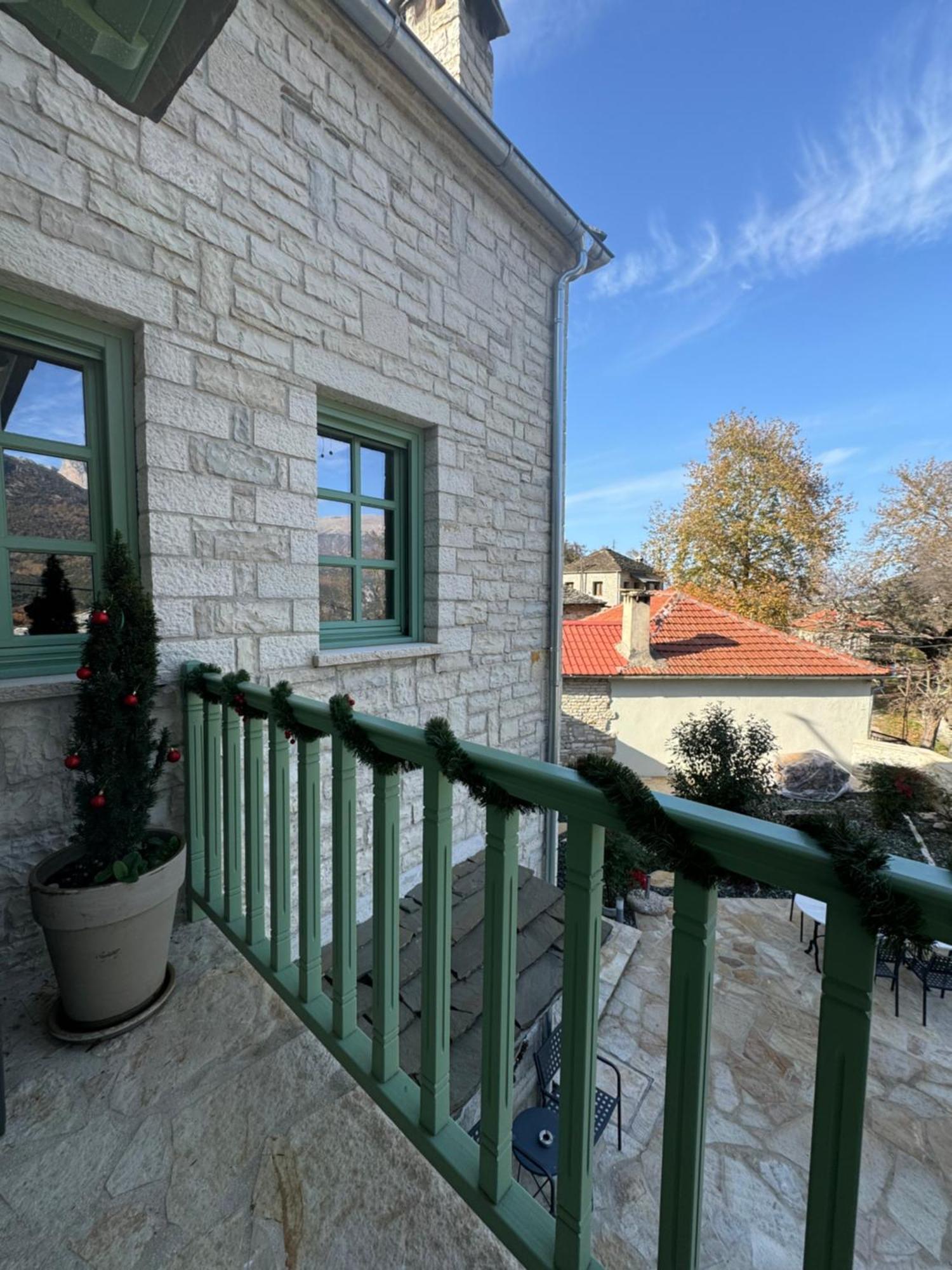 Aristi Boutique Stonehouse With Attic Exterior foto